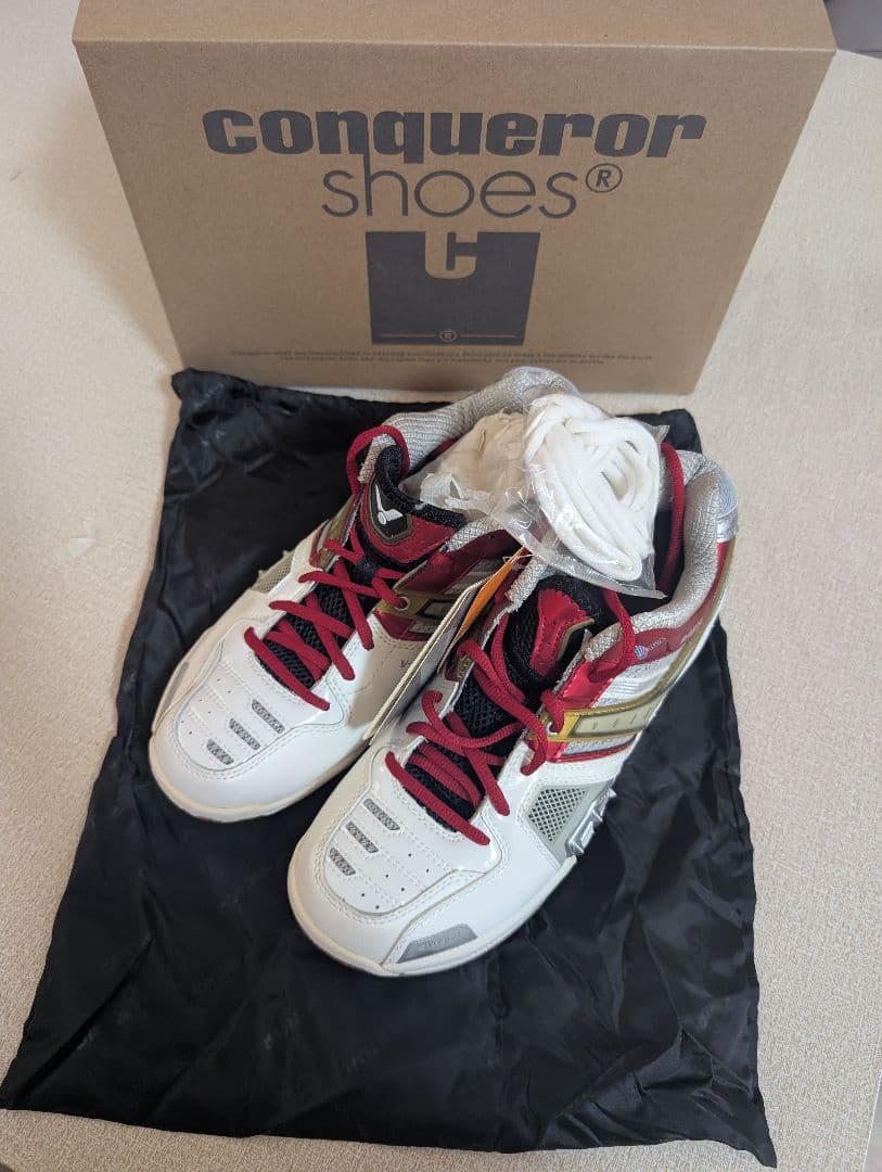 Victor バドミントンシューズ ホワイト/レッド/グレー　27.5