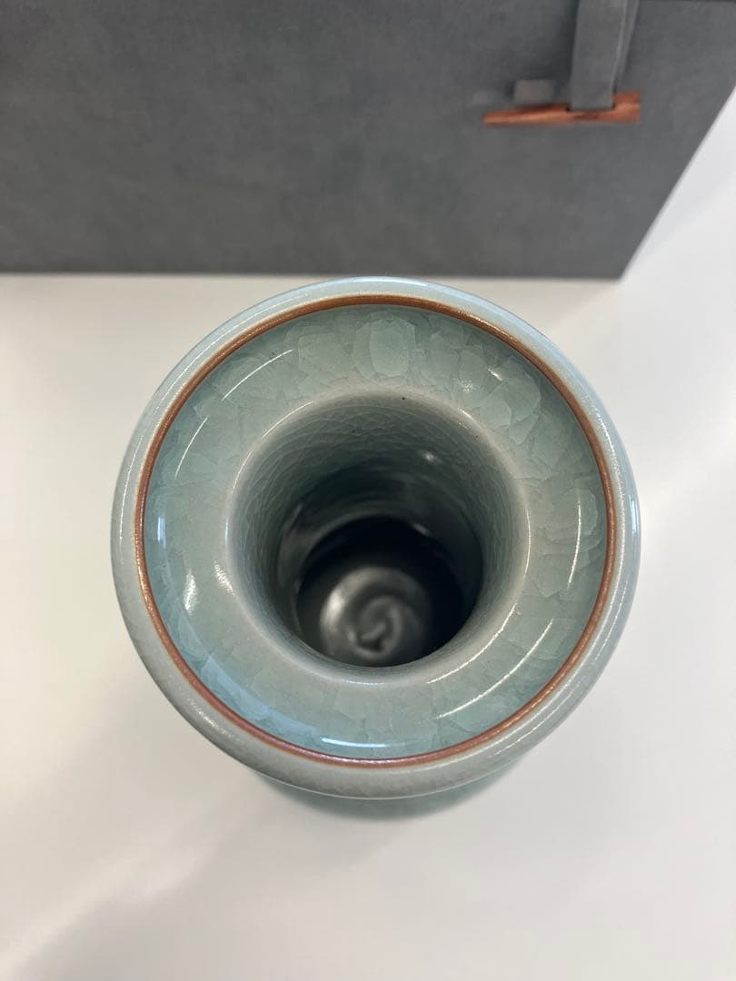 日本では希少な「東土」ブランドの龍泉青磁