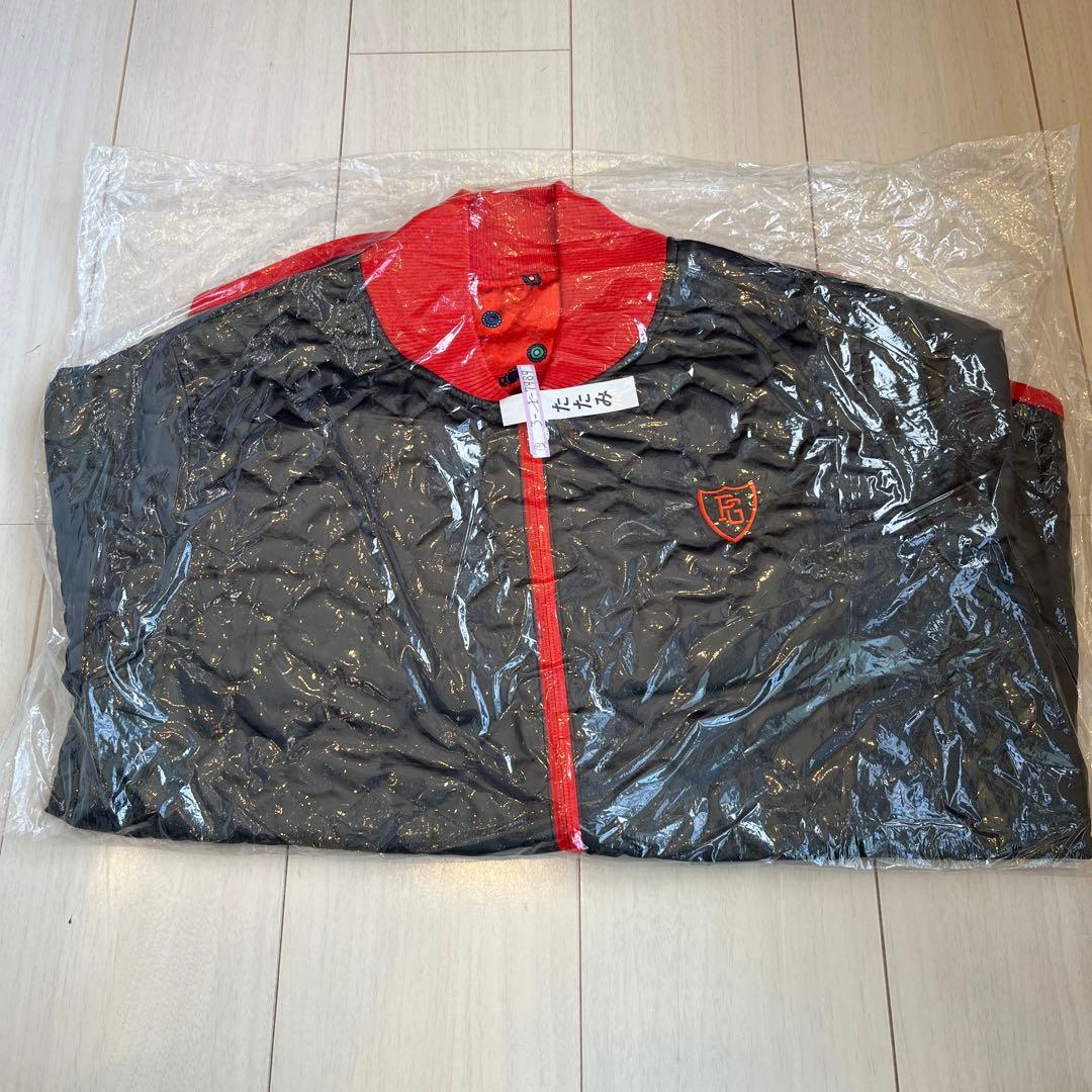 パーリーゲイツ　スポーツジャケット 黒と赤