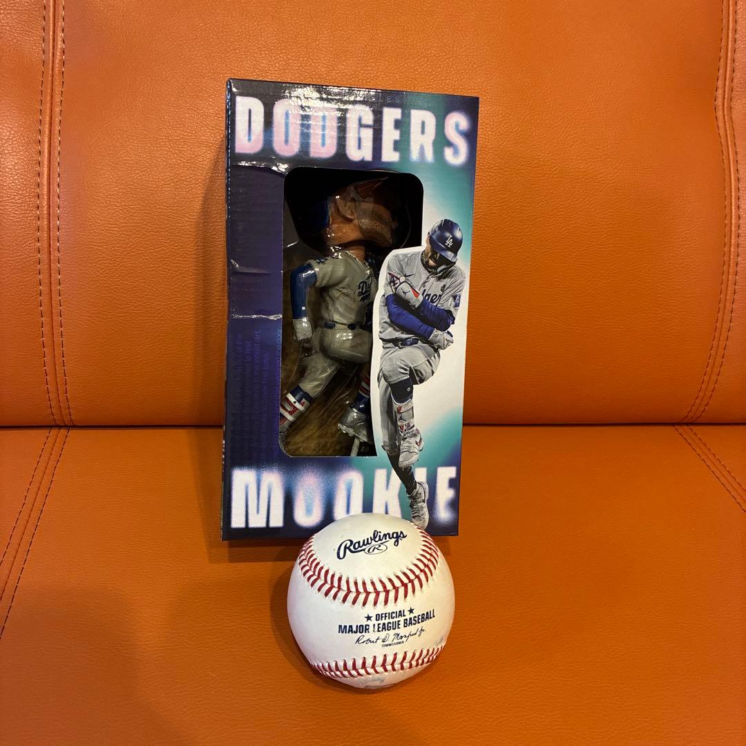 ムーキー・ベッツ　ボブルヘッド&練習ボール