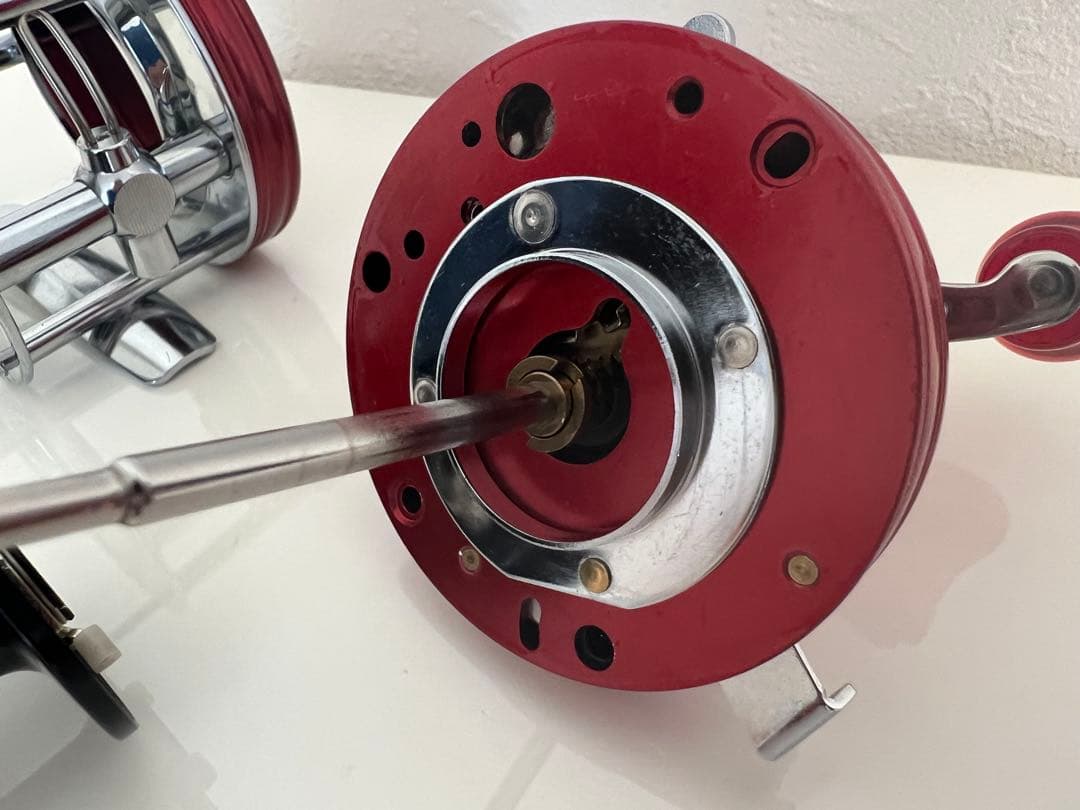 【未使用】アブガルシア アンバサダー 5500 CS レッド