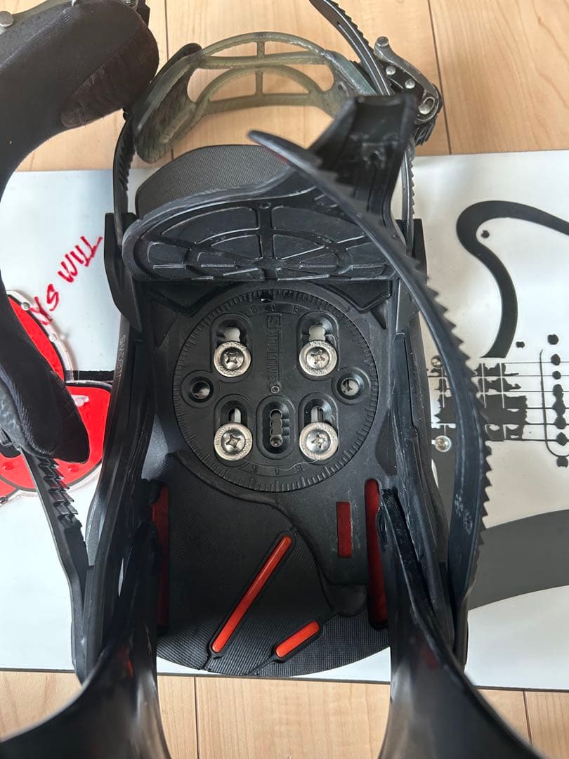 サロモン　ホログラムシャドウMサイズ