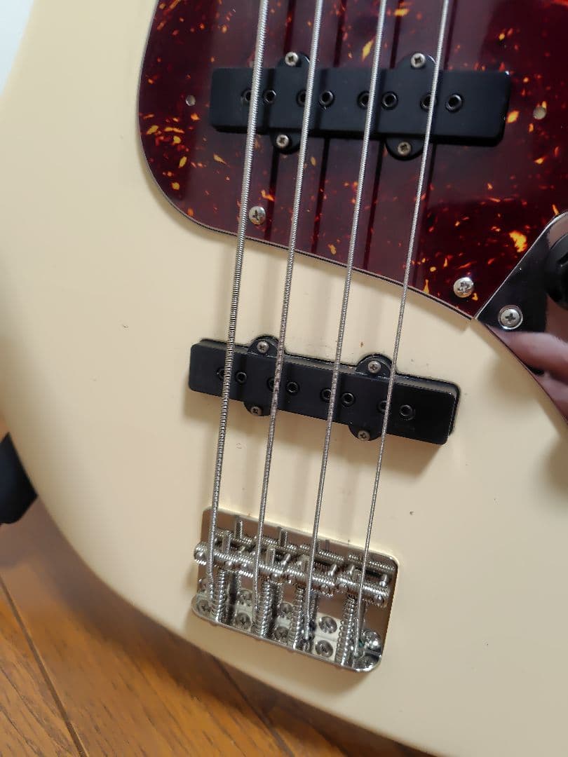ベース Fender Jazz Bass japan