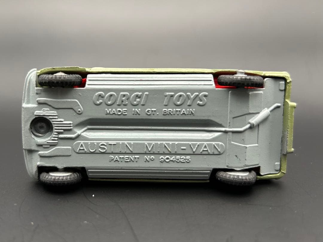イギリス製　CORGI TOYS 450 オースチン ミニ バン ミニクーパー