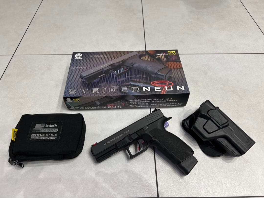 Carbon8 ストライカー９　CO2ガスガン　おまけ付きです