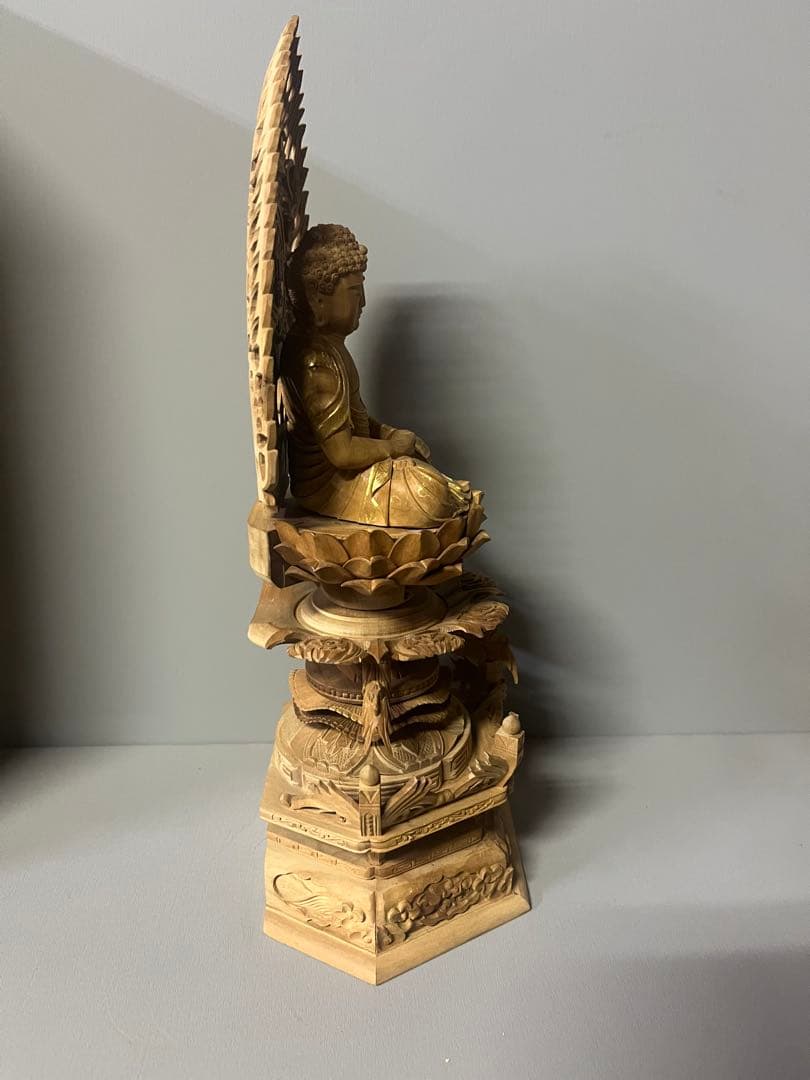 田中野夫　総白檀仏像座阿弥陀六角台座ケマン付天人光背金泥書ケース付き　28