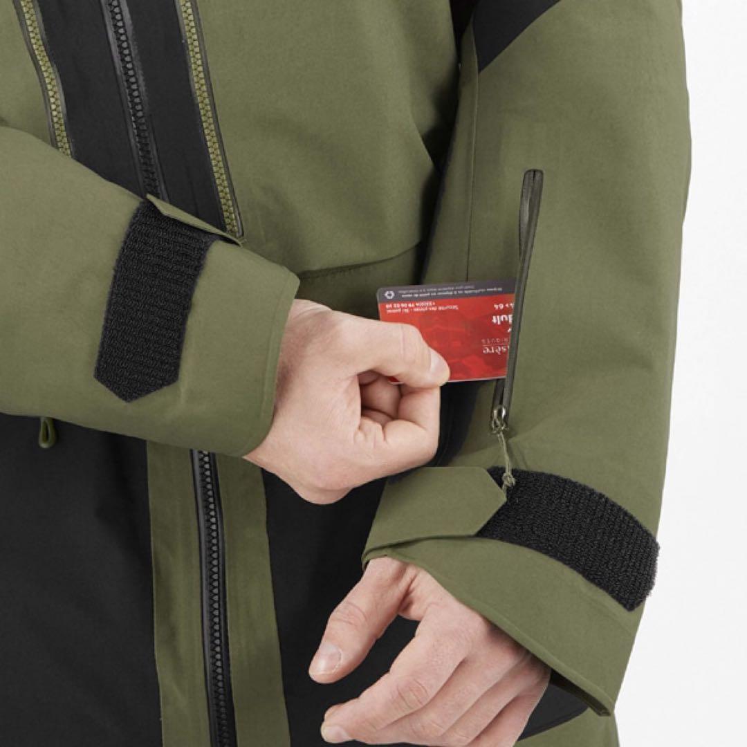 新品、半額以下　サロモン SALOMON GORE-TEX Pro スキーウェア