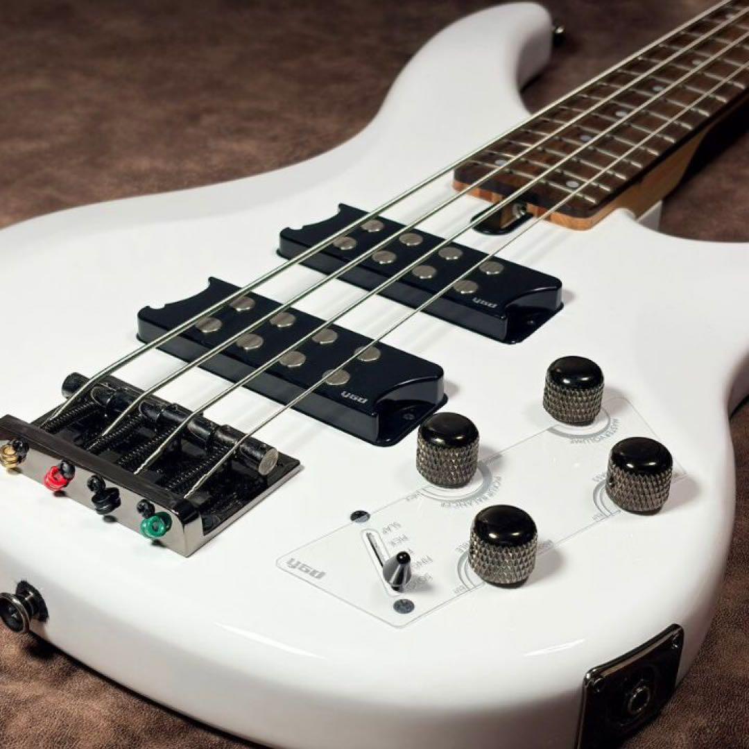 YAMAHA / TRBX304 エレキベース 純正ソフトケース、ストラップ付き