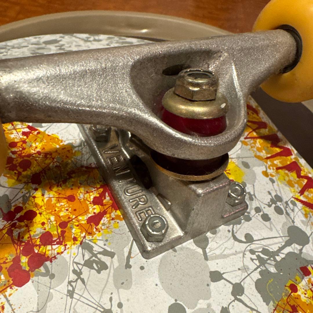 AMMY WINTER スプラッターデザイン スケートボード