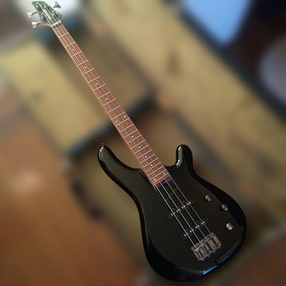 フェルナンデス　エレキベース 　ブラック 虎杢ネック