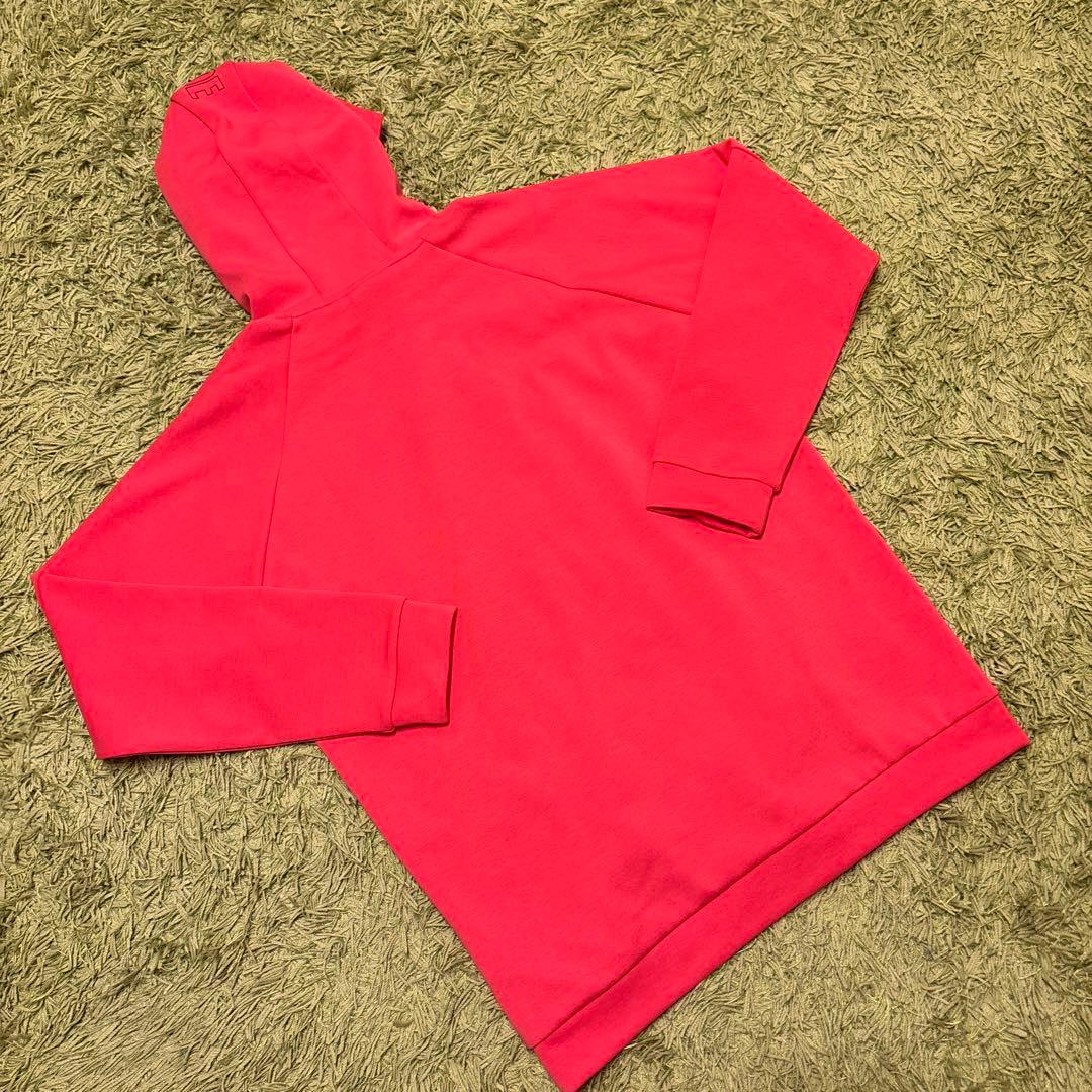 【TaylorMade】新品✨XOサイズ　メンズ　ロゴフード付きトレーナー　秋冬