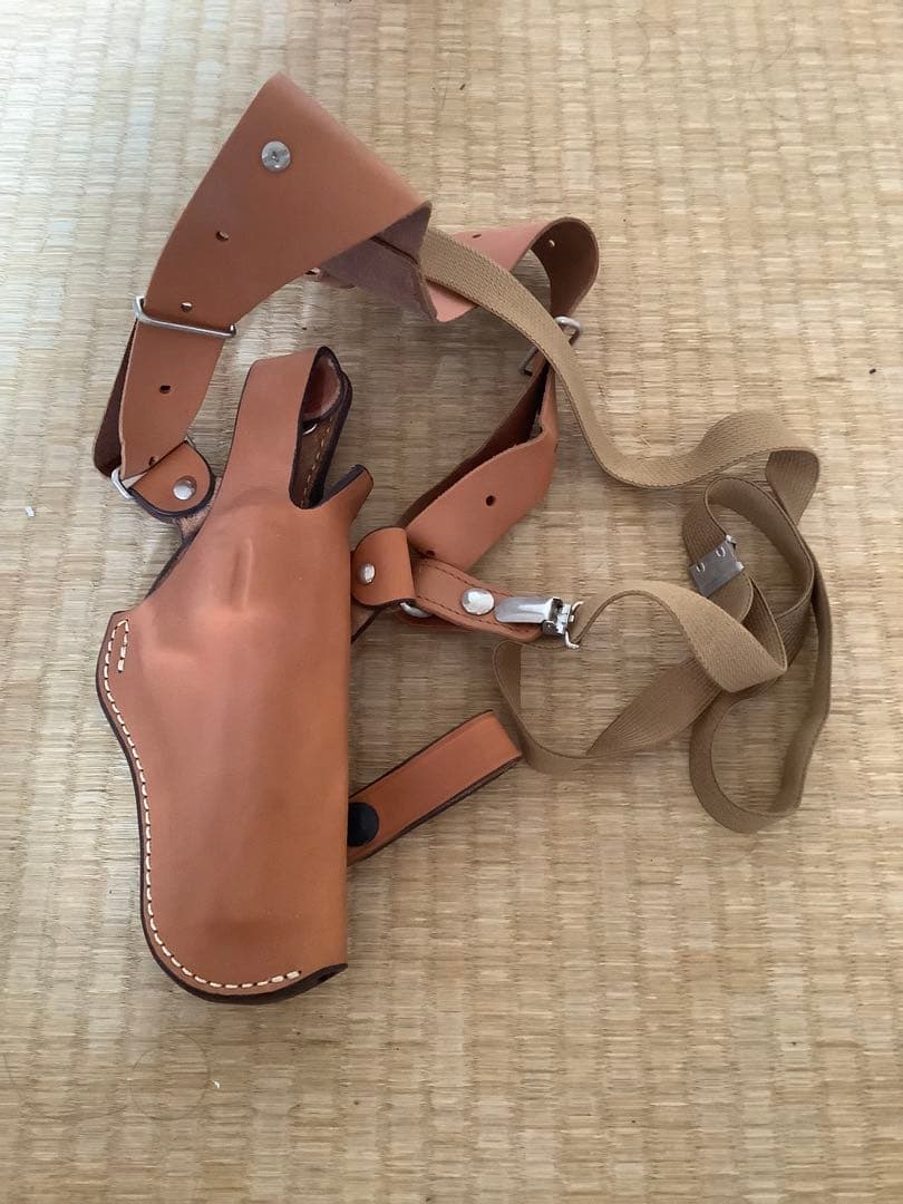 コクサイ COLT PYTHON .357 MAGNUM モデルガンとホルスター