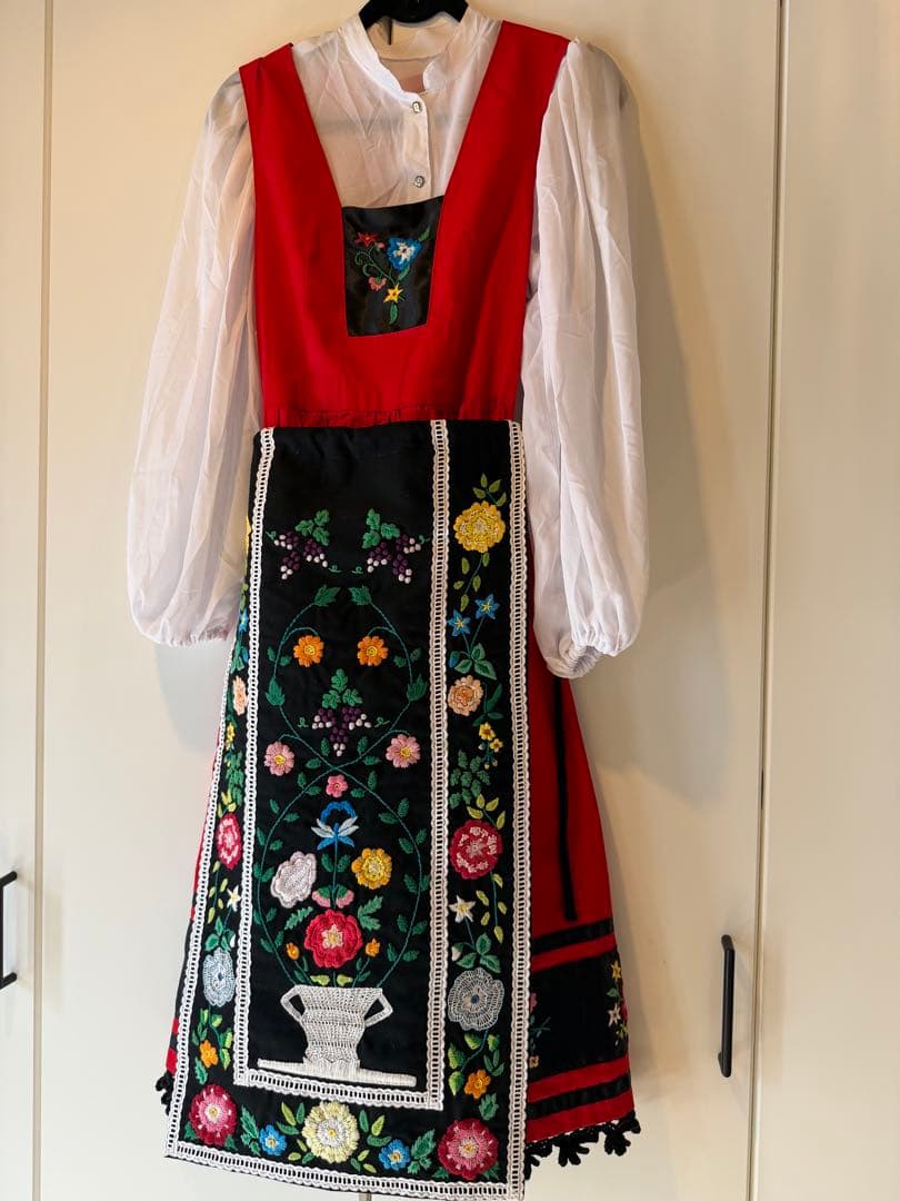 フォークダンス衣装①母手作り