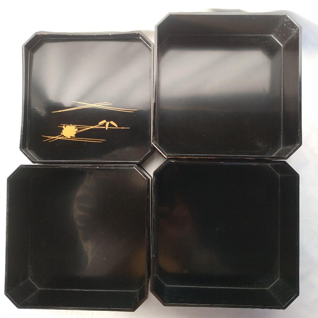 漆器　三段重箱　安政5年？　 黒地に金色の植物模様　やや傷あり