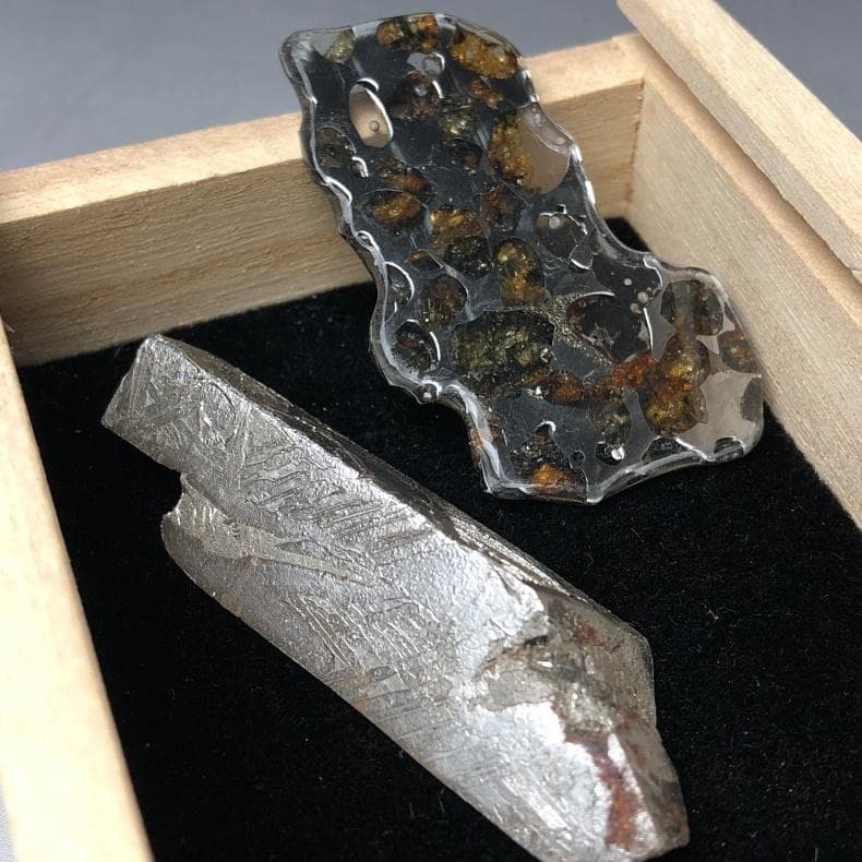 M*0様 隕石 アルタイ隕石　原皮付き　石鉄隕石　パラサイト隕石　２点　重さ42