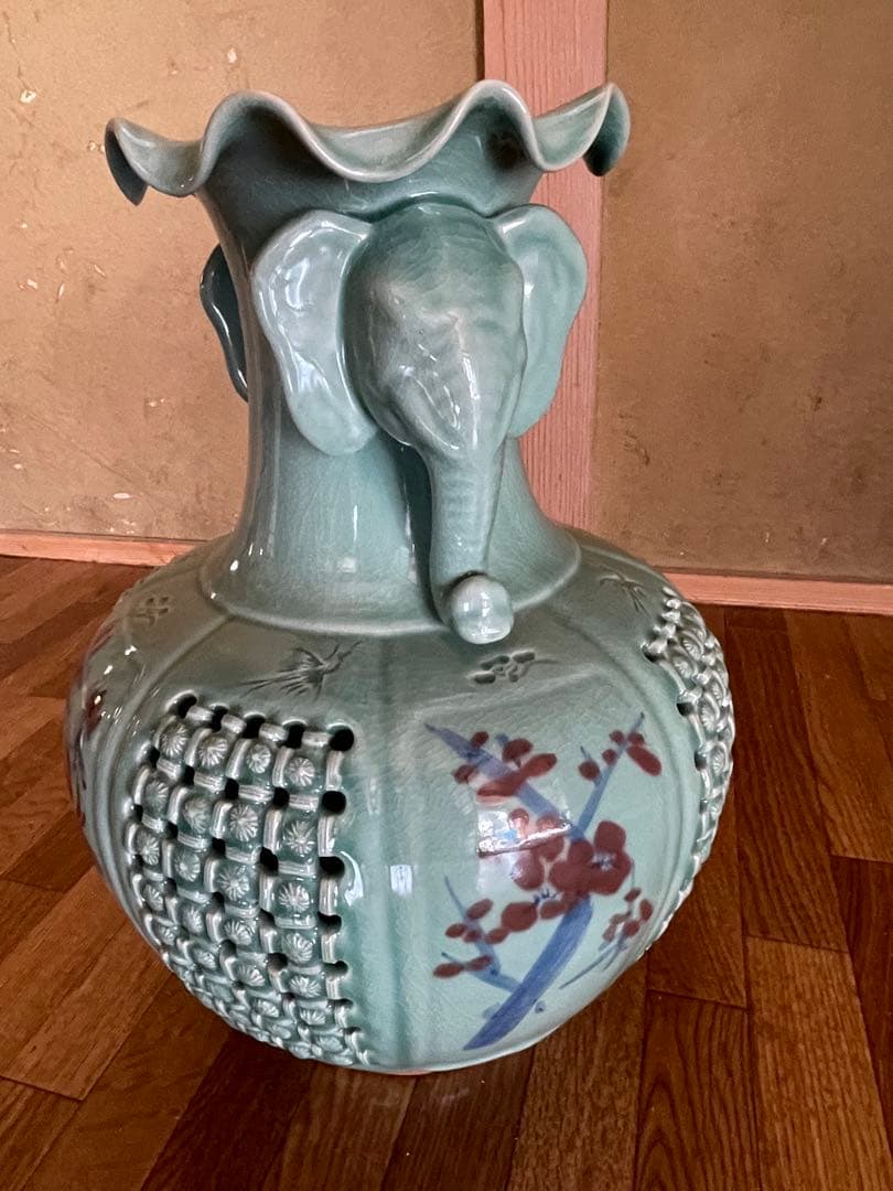 【じいちゃんのコレクション】青緑色 陶器 花瓶 象の持ち手付き