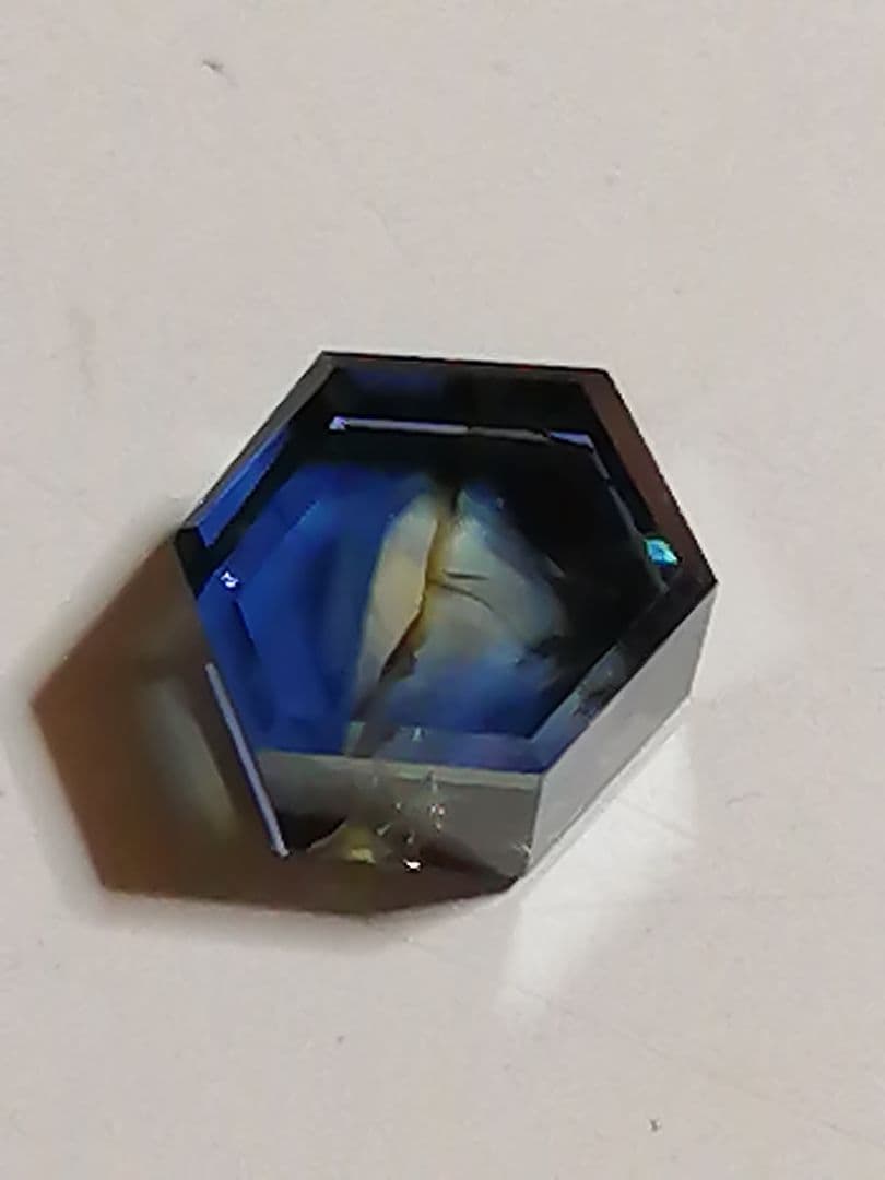 ベトナム産バイカラーサファイア