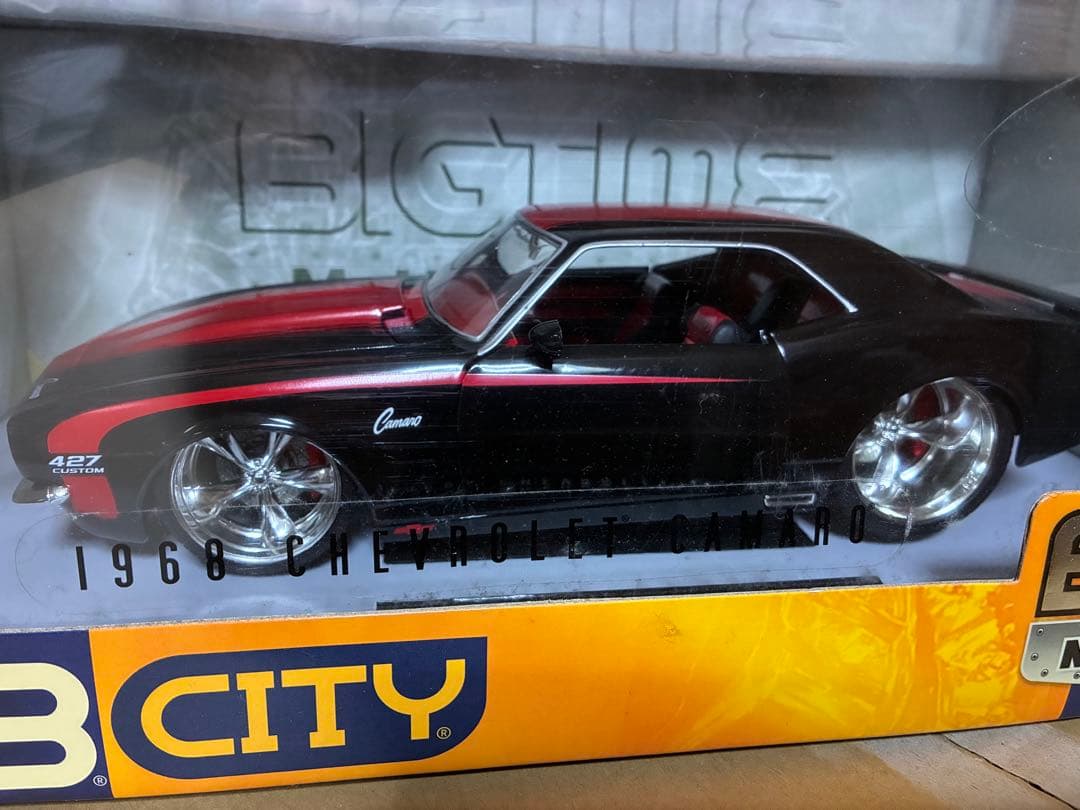 ミニカー 1968 CHEVROLET CAMARO DUB CITY 1/18