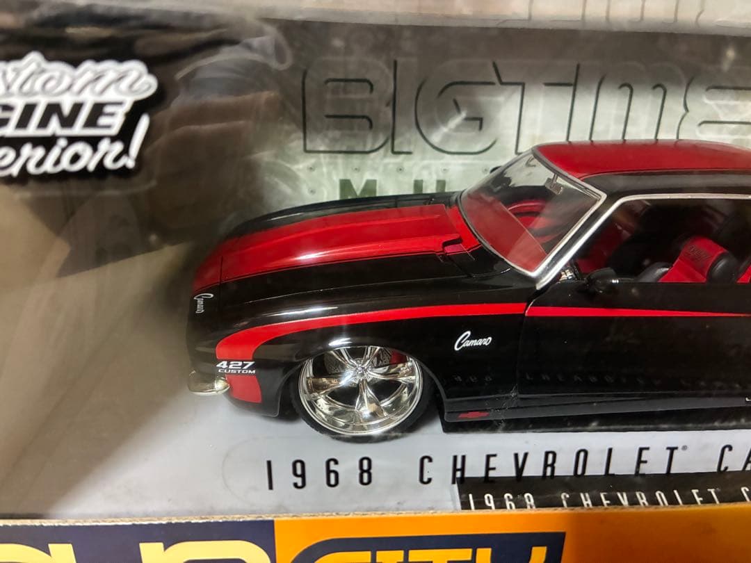 ミニカー 1968 CHEVROLET CAMARO DUB CITY 1/18