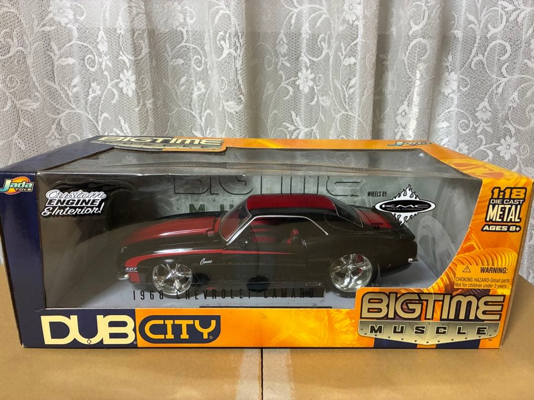 ミニカー 1968 CHEVROLET CAMARO DUB CITY 1/18