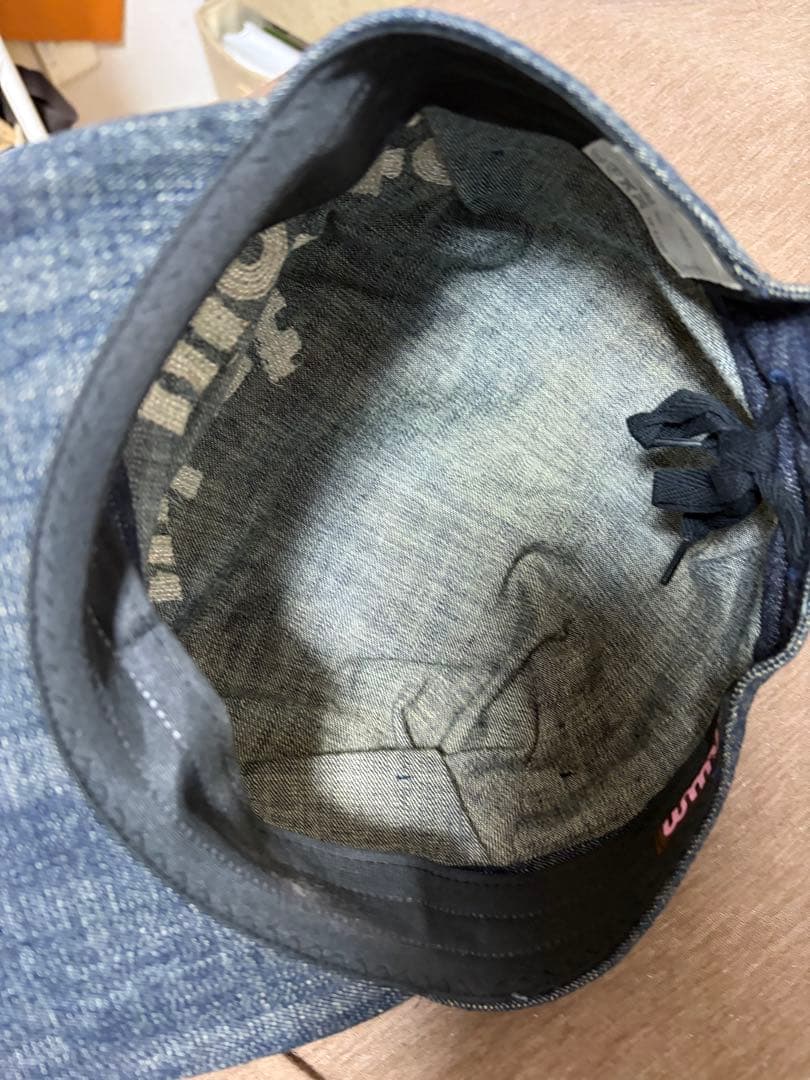 WMMW 吉田美和　キャスケット帽デニム生地　ブローチ付き