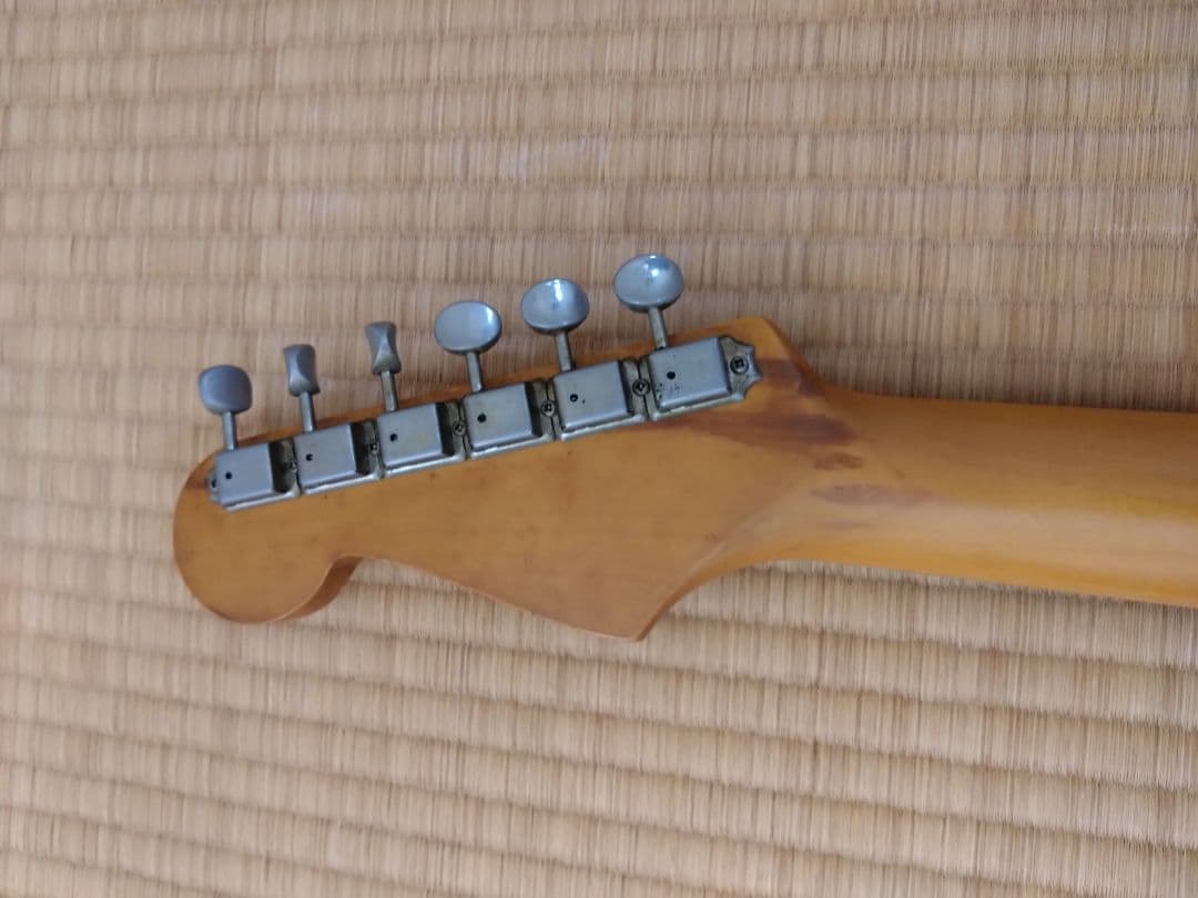 価格交渉ご自由に!ストラトキャスター　レリック　ホワイト