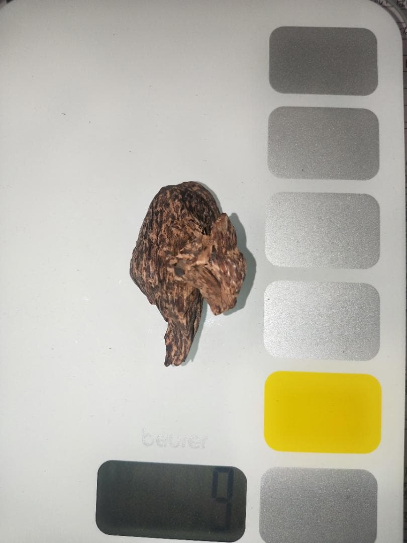 超貴重なベトナム産沈香9g !