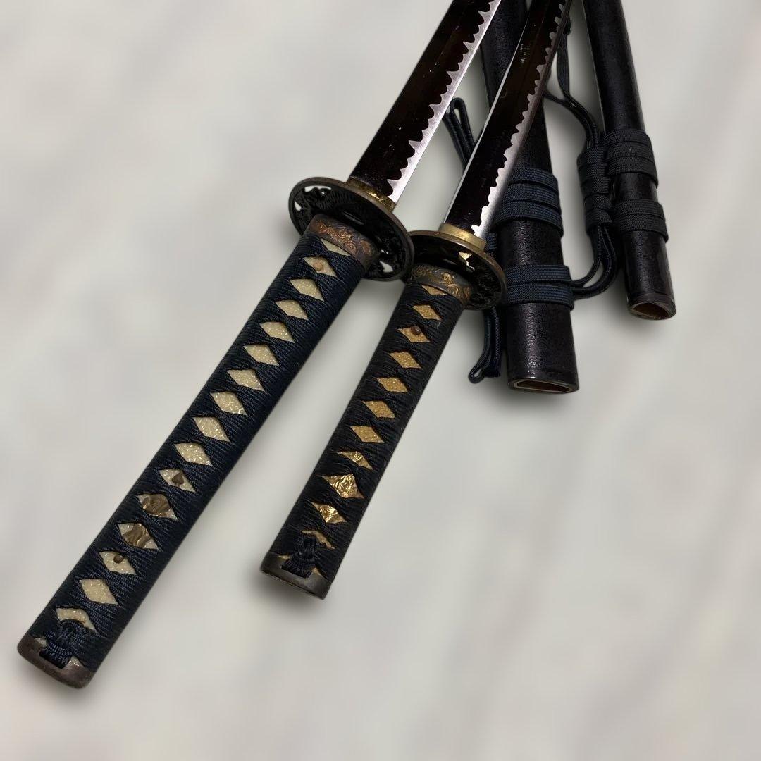 格安模造刀大小２本 濃緑柄 龍彫透し丸鍔 黒梨地鞘