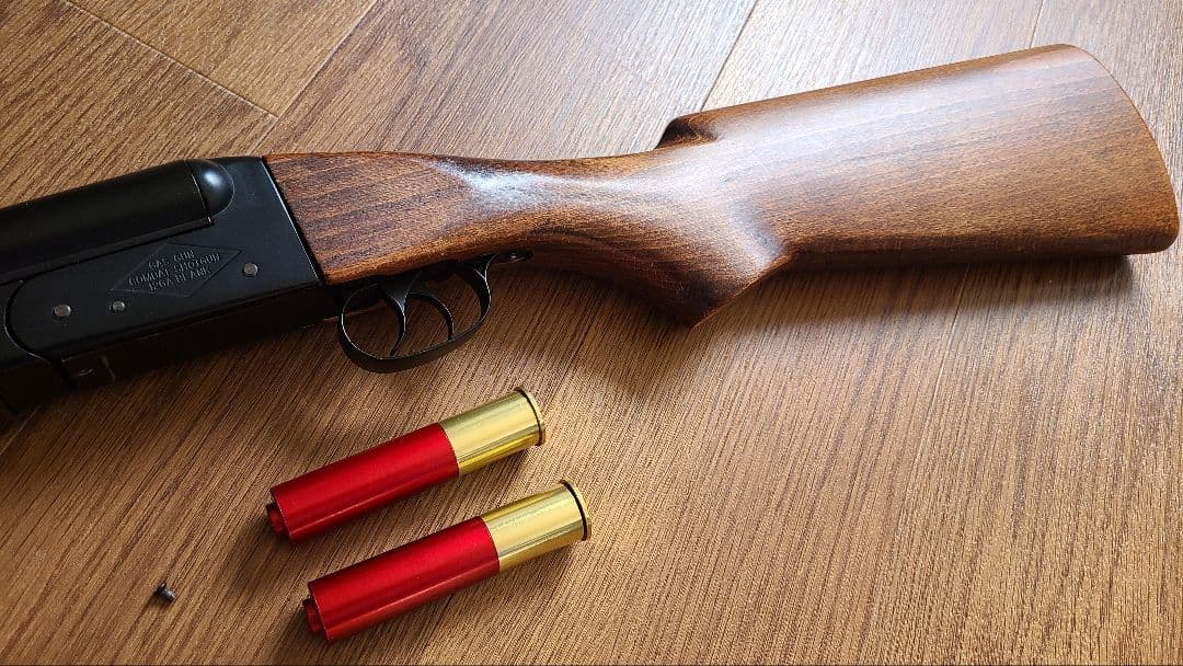 ジャンク 華山マッドマックスダブルバレルショットガンシェル２個付きエアガン18禁