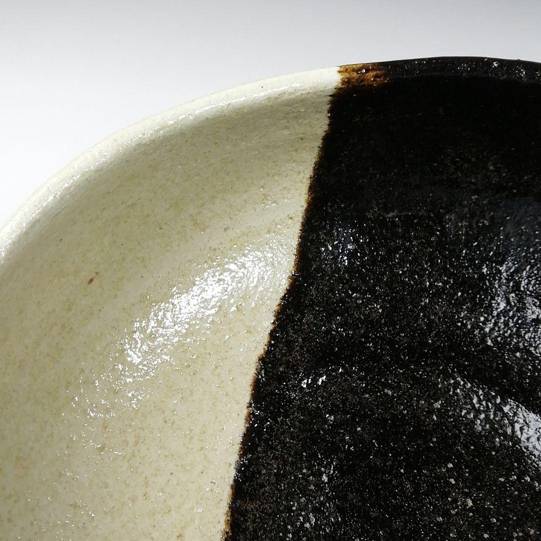 Ｔ５４４　茶碗　『黒掛分　平茶碗』『林陶造 作』『大徳法孫 柳生紹尚 書付』共箱