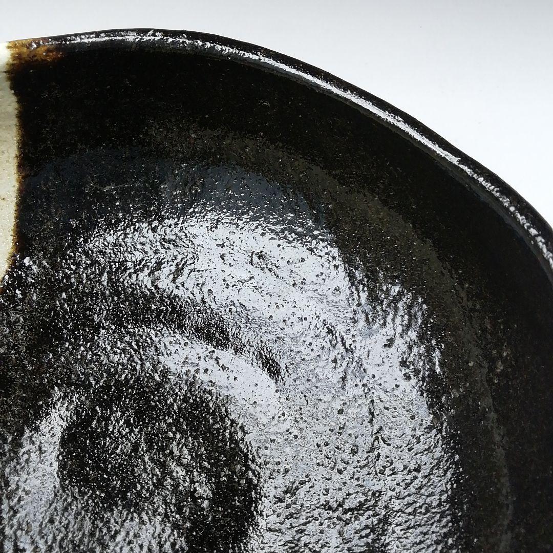 Ｔ５４４　茶碗　『黒掛分　平茶碗』『林陶造 作』『大徳法孫 柳生紹尚 書付』共箱