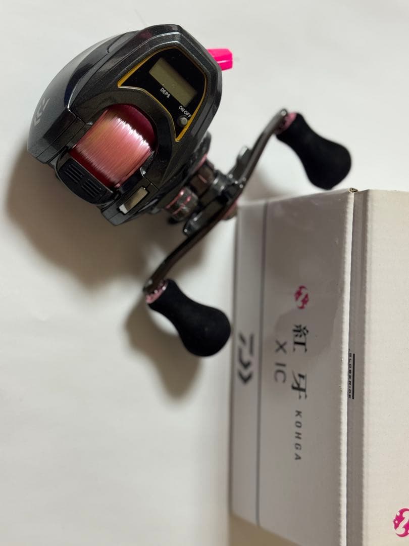 紅牙 X IC リール 黒/ピンク