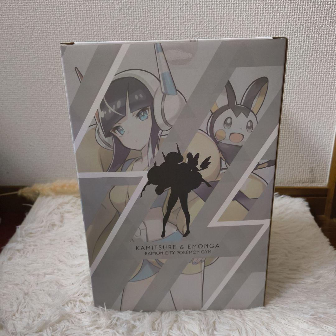 ポケモンセンター カミツレ エモンガ フィギュア　未開封
