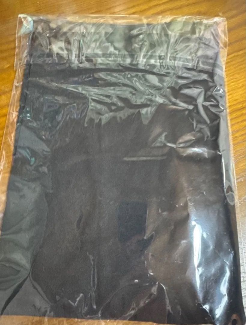 マンウィズ　Lサイズ　Too many ゴッツ ロンT（ブラック×ホログラム）