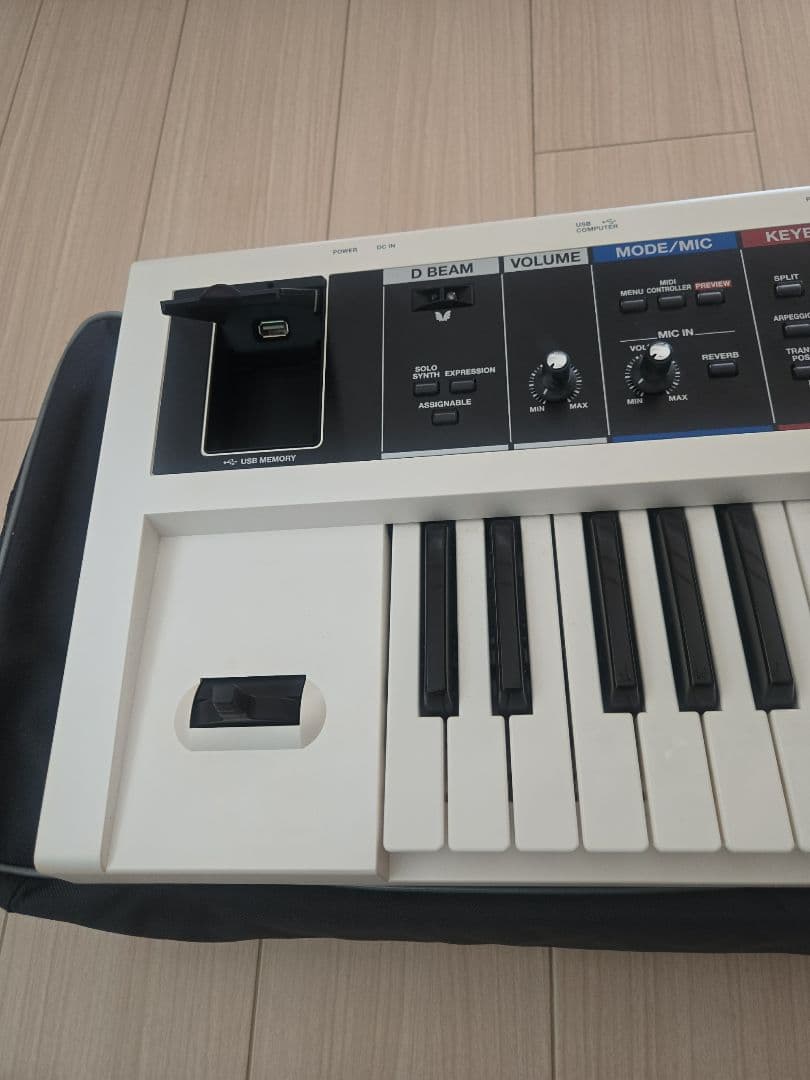 【超美品】Roland ローランド JUNO-Di キーボードホワイト