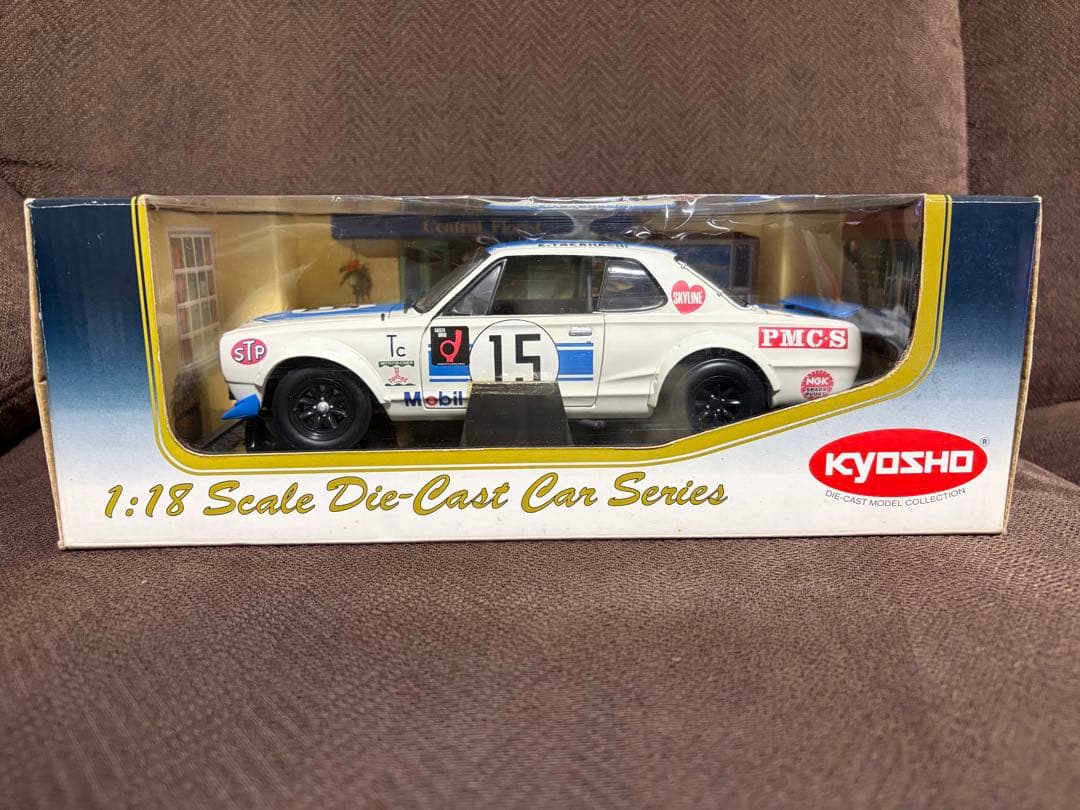 京商 NISSAN SKYLINE 2000GT-R ミニカー 1/18