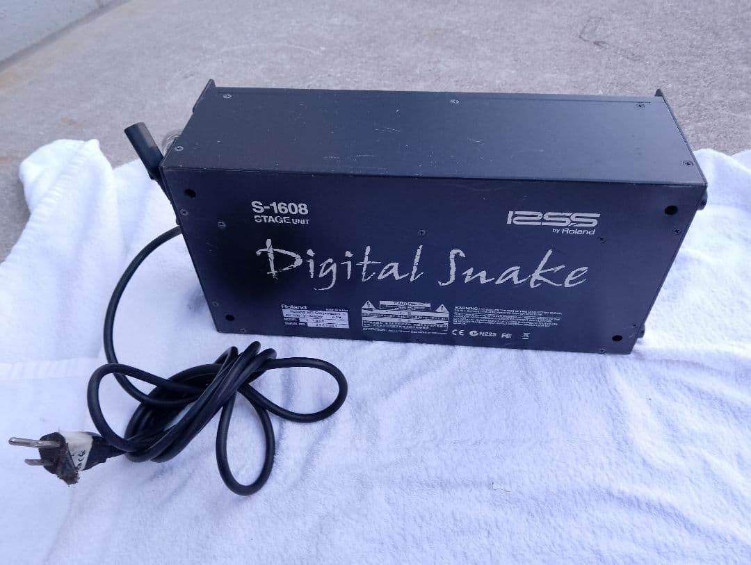 M*y様 Roland RSS S1608　デジタルスネーク　中古　ケーブルユニ