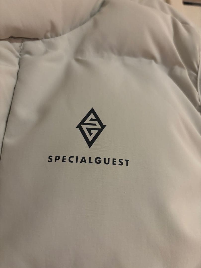 SPECIALGUEST ダウンベスト　ホワイト　Ｌサイズ