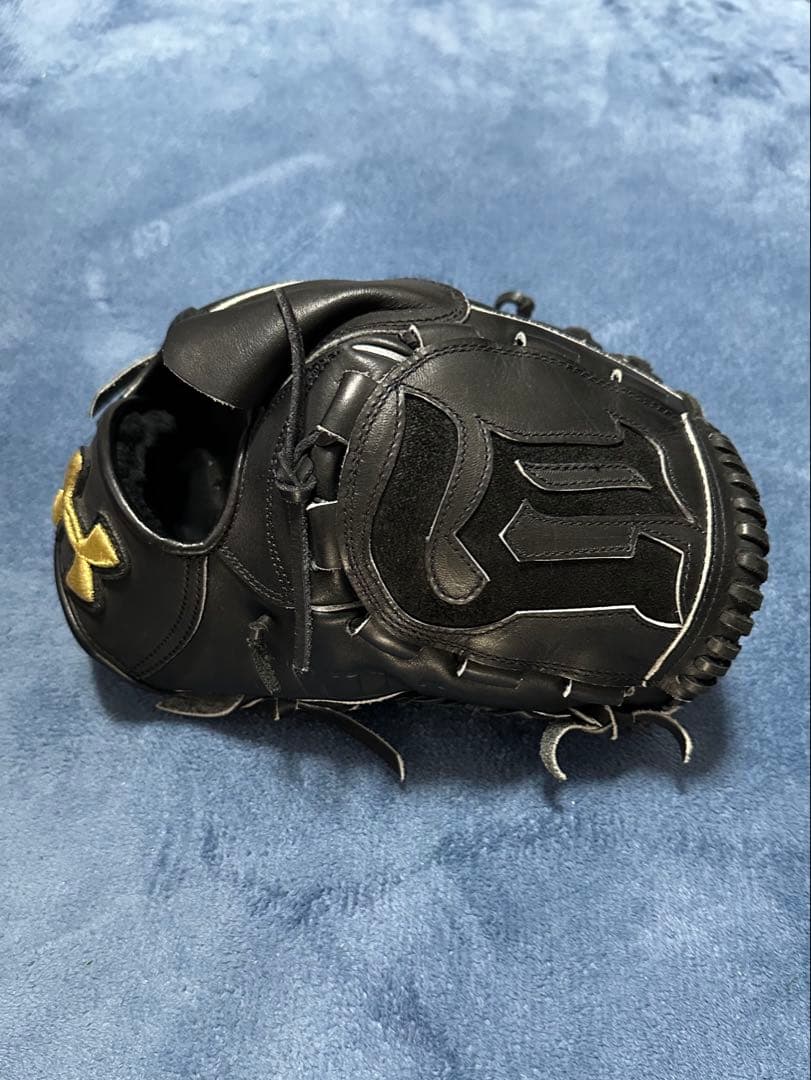 アンダーアーマー硬式投手用グローブ山崎康晃選手風