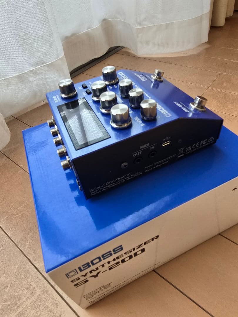 BOSS SY-200 シンセサイザー