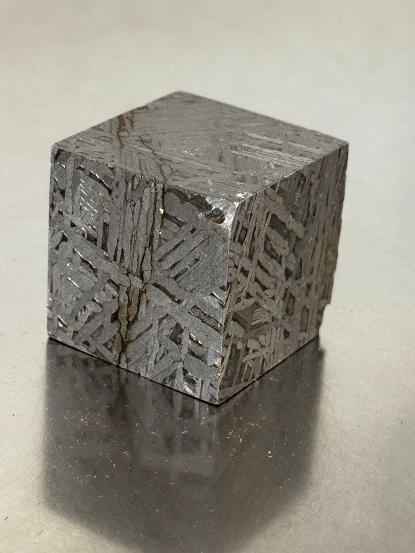 アルタイ隕石　キューブ　約197g