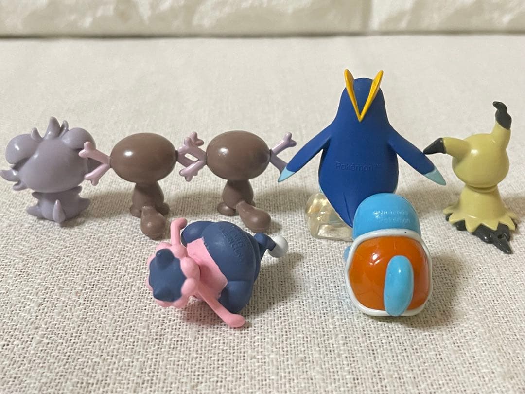 ポケモン　ミニフィギュアなど　ピカチュウ　ルギア　メガリザードンX ヘラクロス