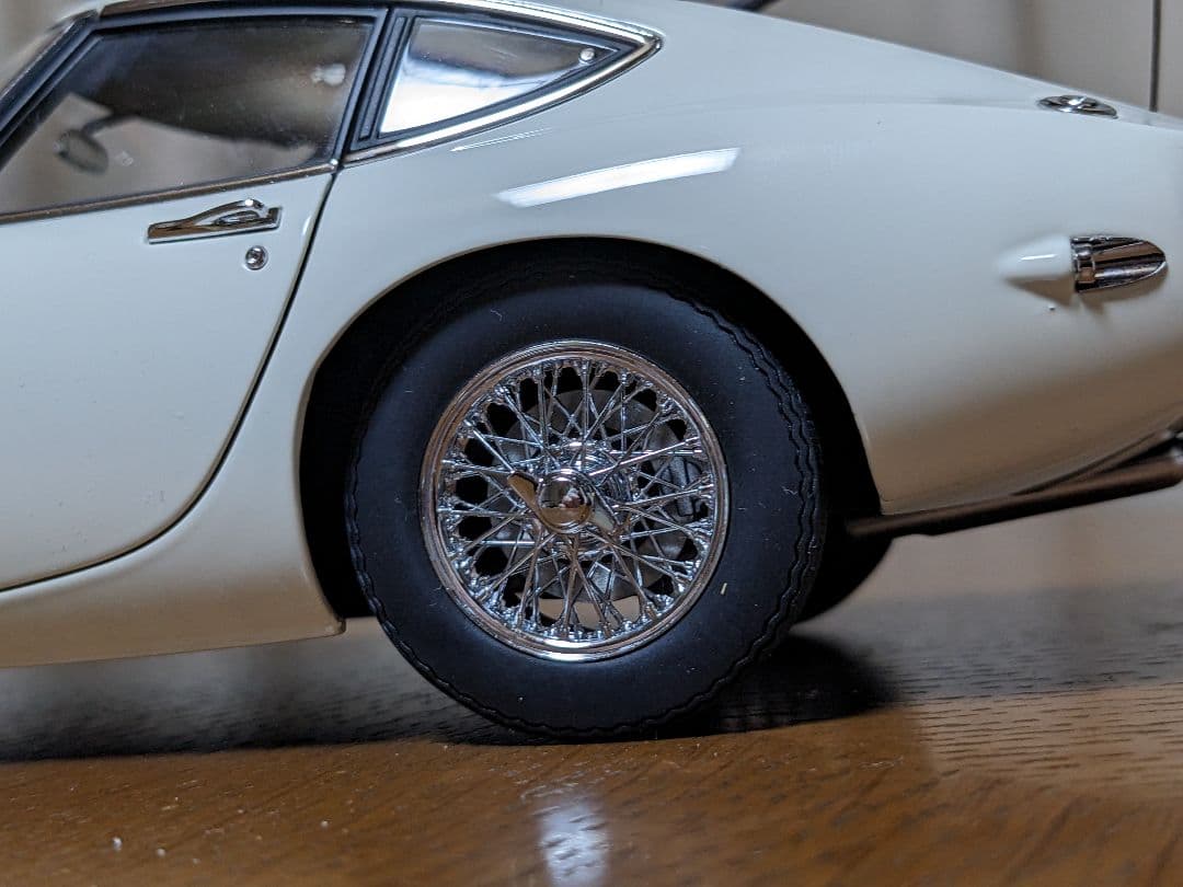 オートアート1/18　TOYOTA2000GT　ワイヤーホイール仕様