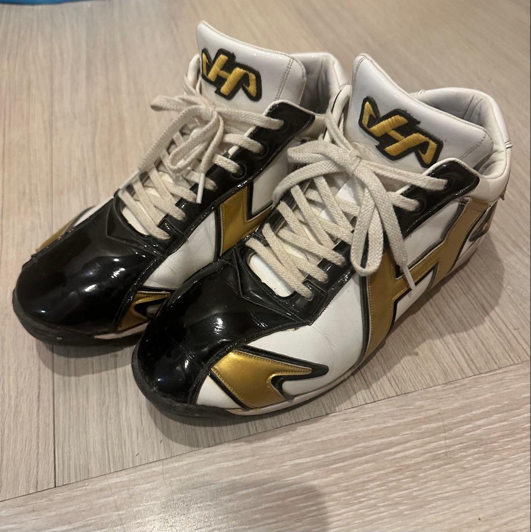 ハタケヤマ エナメル　トレーニングシューズ 紐 ホワイトゴールド 26.5cm