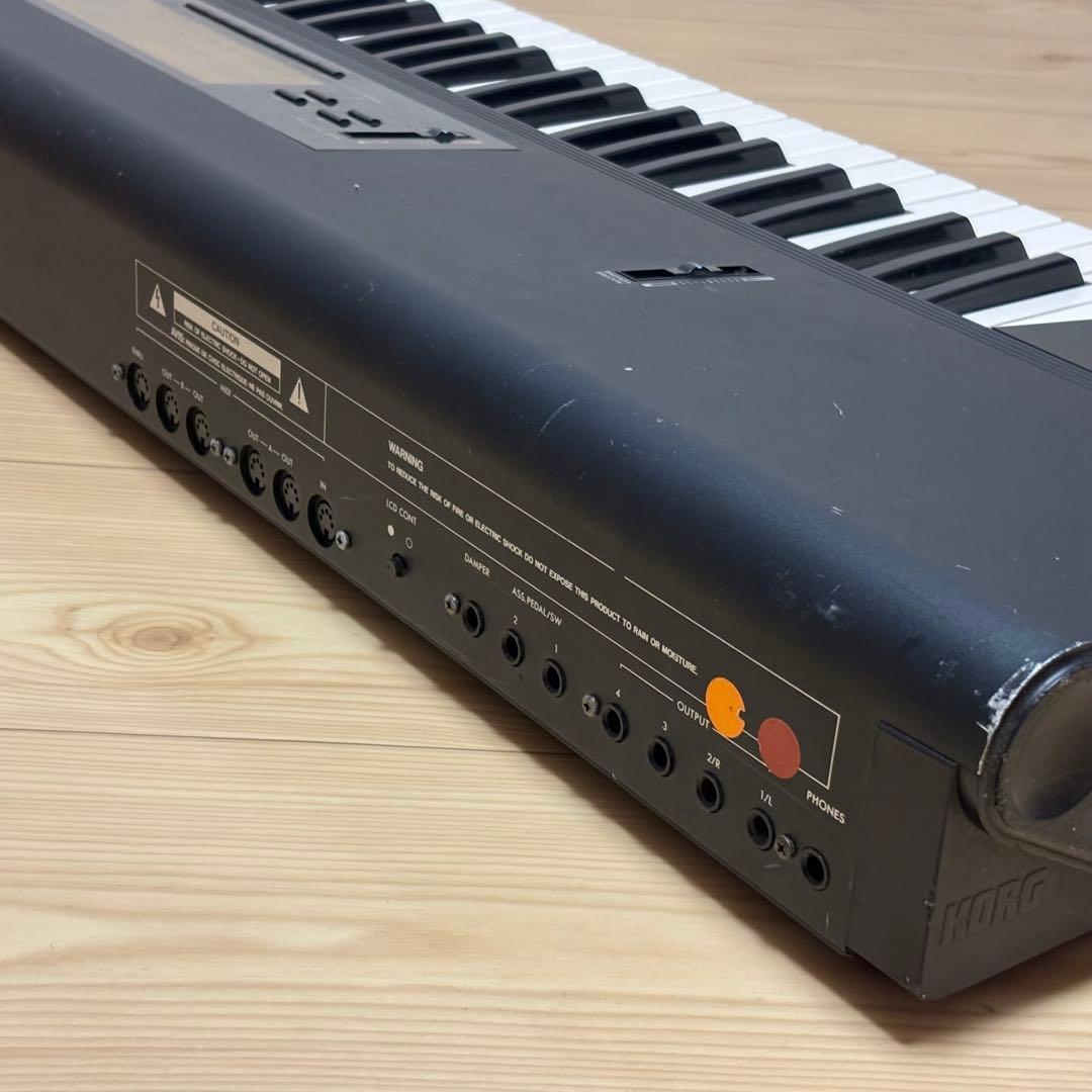 KORG T2 シンセサイザー 61鍵盤　コーグ