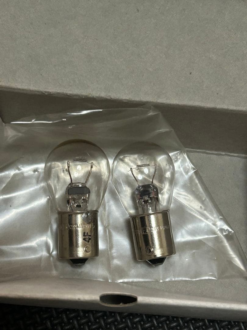 ランクル80後期　純正テールランプ