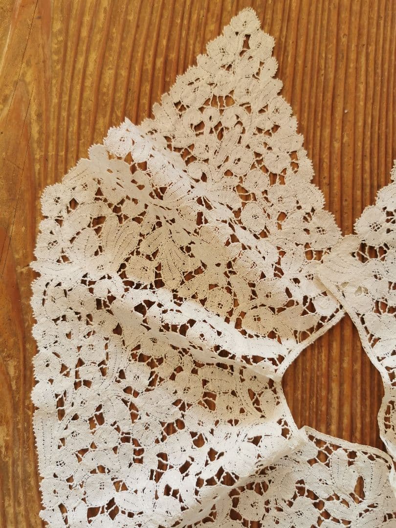 アンティーク ベルギーブルージュボビンレース付け襟 18c.ローズレアバージョン