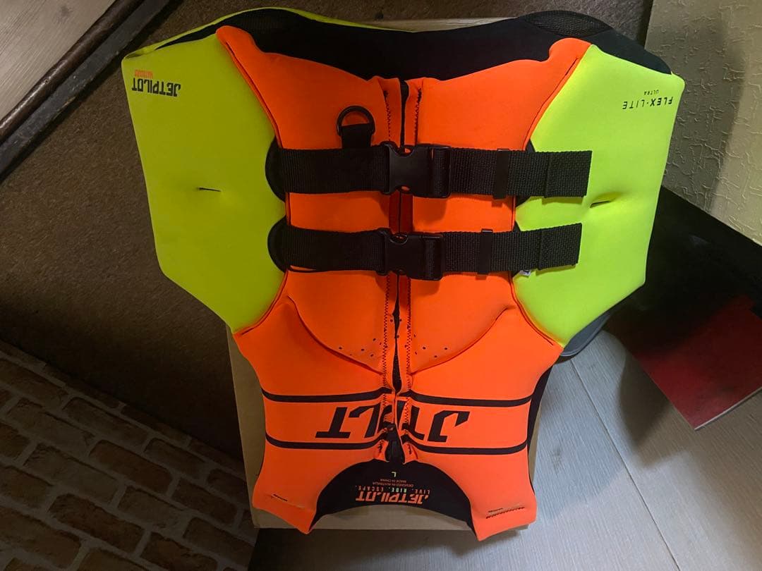 JETPILOT ライフジャケット オレンジ/イエロー