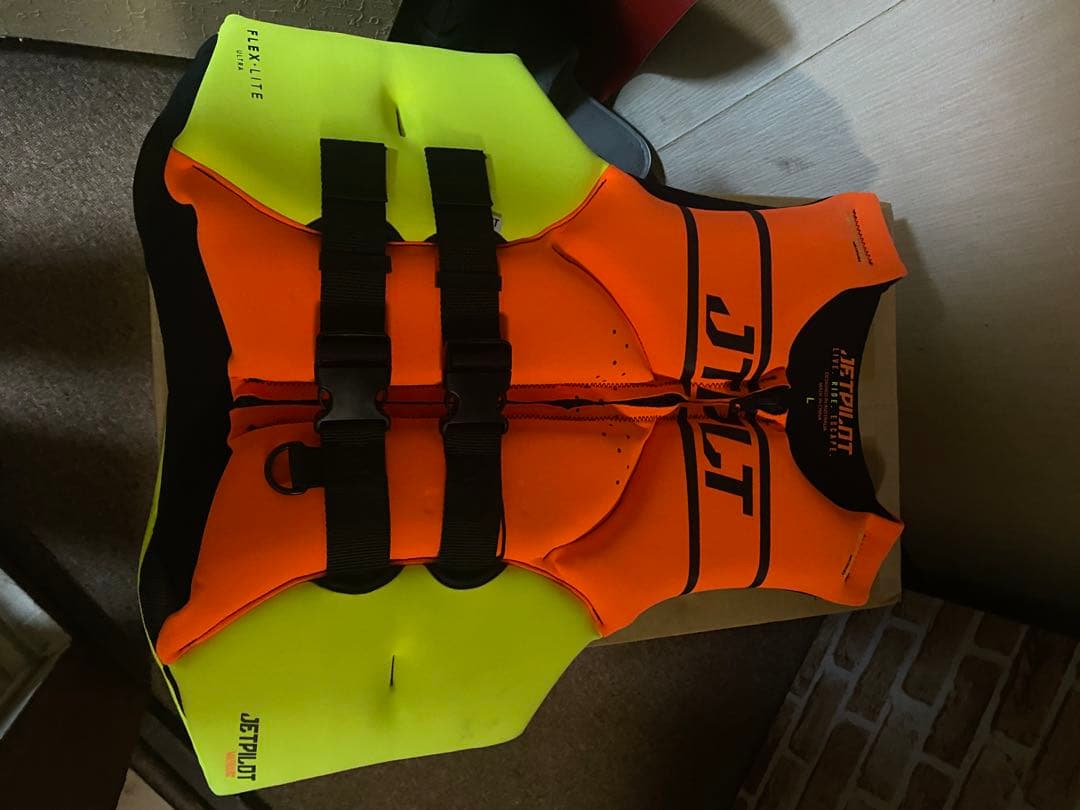 JETPILOT ライフジャケット オレンジ/イエロー