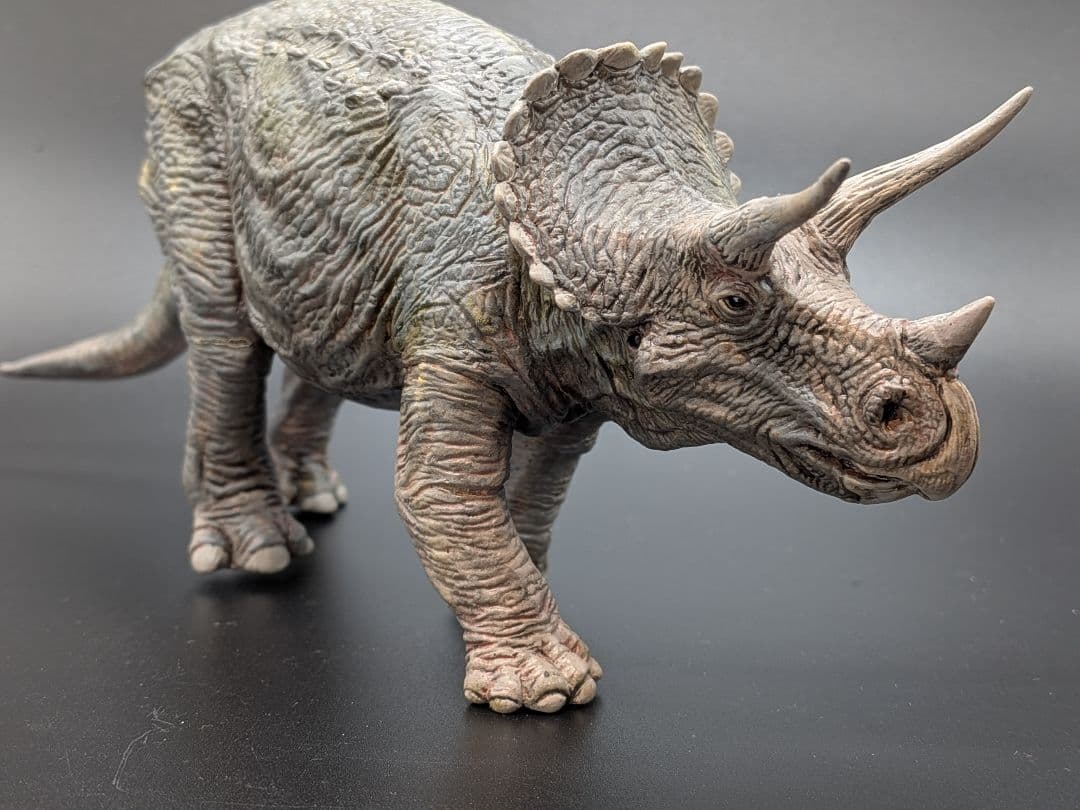 【海洋堂×南国堂】トリケラトプス ソフビレガシー 1/35 完成品